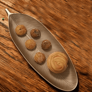 Moderna ciotola da portata a forma di foglia - oro