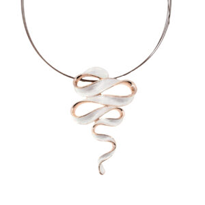 Collana Serpentin White