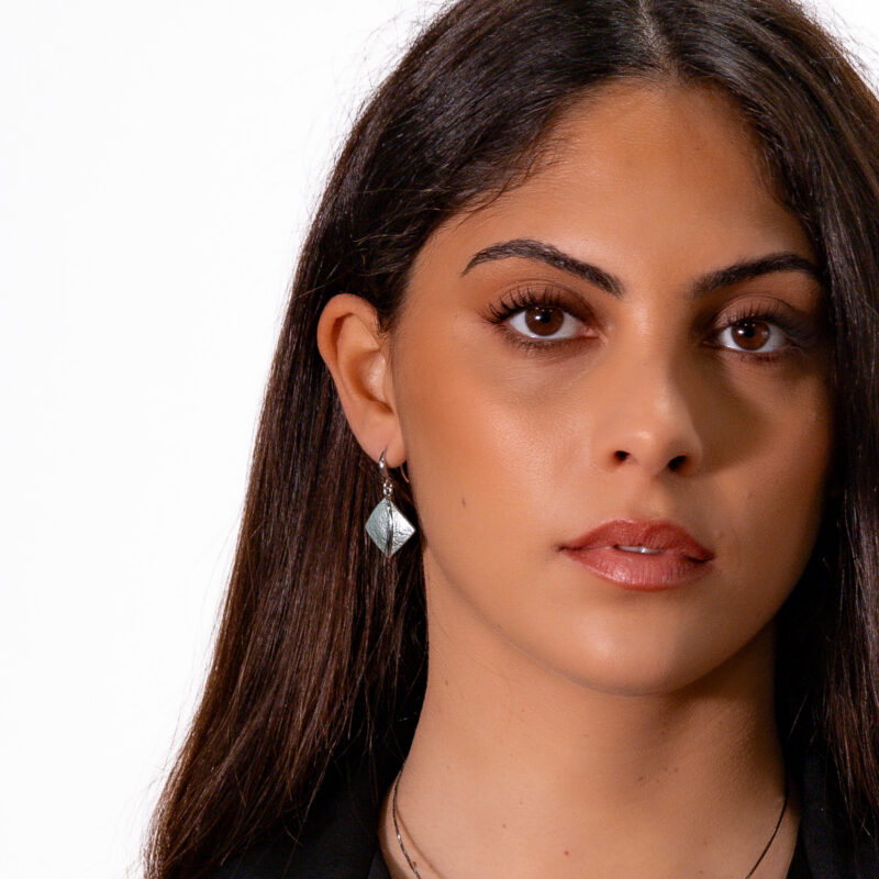 QE3834R_3 QE3834R_3