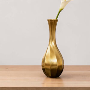 Vaso minimalista color oro