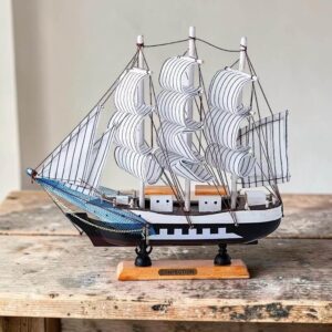 Decorazione classica per barca a vela